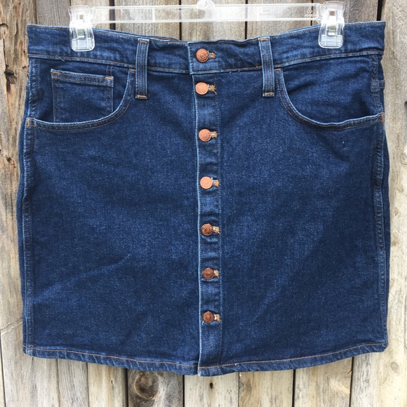 Madewell Dresses & Skirts - NWT Madewell Button Front Denim Skirt Sarita 32